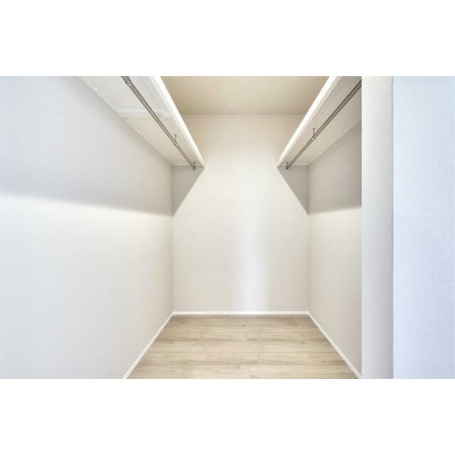 見やすく、取り出しやすく、しまいやすい。使い勝手に優れたＷＩＣで、毎日の身支度がよりスムーズに。