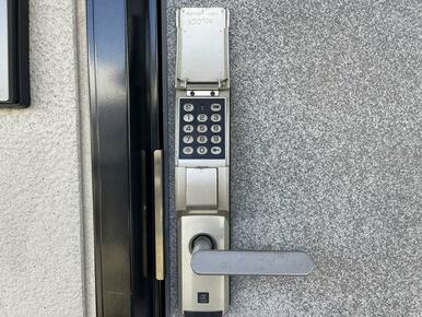 玄関鍵（デジタルロック）