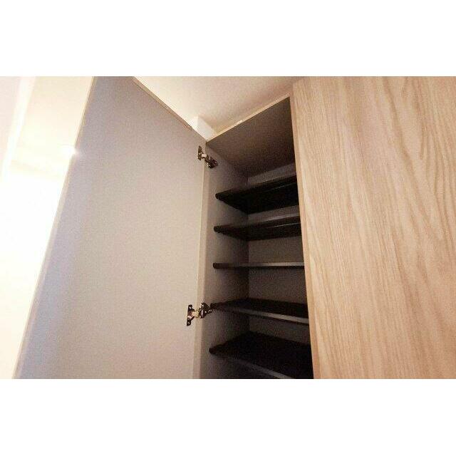 下駄箱：靴をすっきりと整理整頓できます