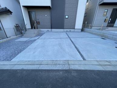 カースペース2台！並列駐車もできます＾＾