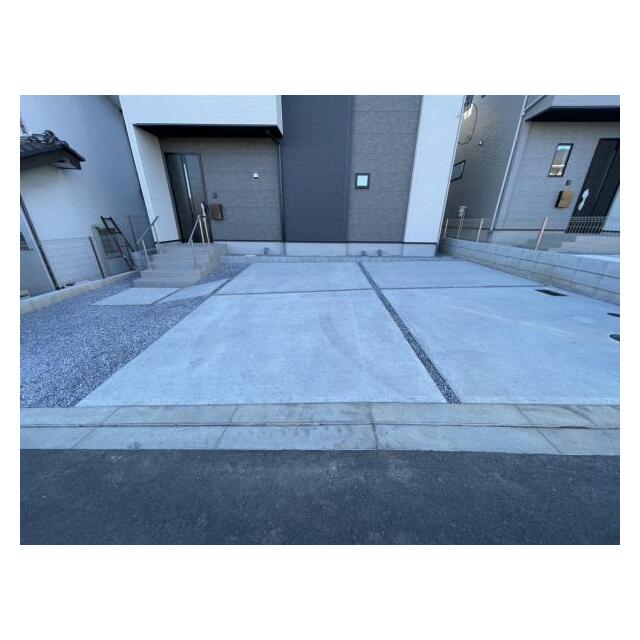 カースペース2台！並列駐車もできます＾＾