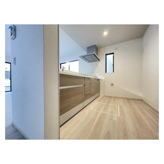 リビングの様子を見ながら家事ができるので小さなお子さまがいるご家庭も安心です＾＾