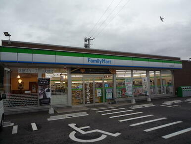 ファミリーマート豊川御津店