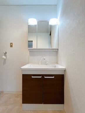 「洗面所脱衣室」洗面台新品交換済み