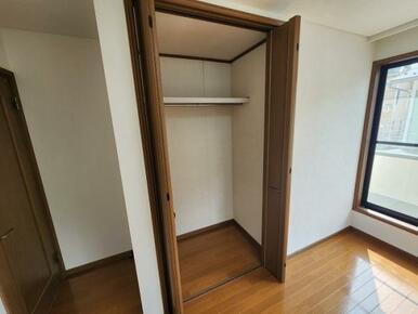 洋室2クローゼット