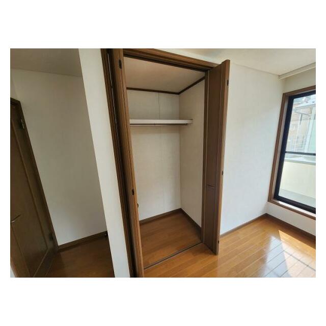 洋室2クローゼット