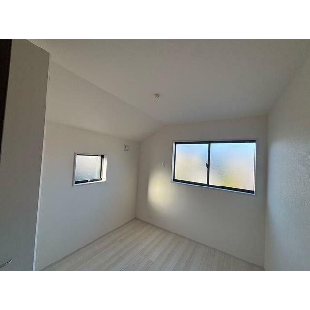 リビングとは別に静かな時間を楽しめる部屋（1号棟）