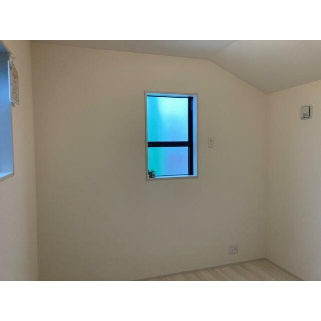 リビングとは別に静かな時間を楽しめる部屋（1号棟）