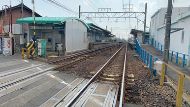 名古屋鉄道犬山線　木津用水駅（準急停車駅）名古屋市地下鉄鶴舞線と直通運転あり　徒歩１０分、自転車３分