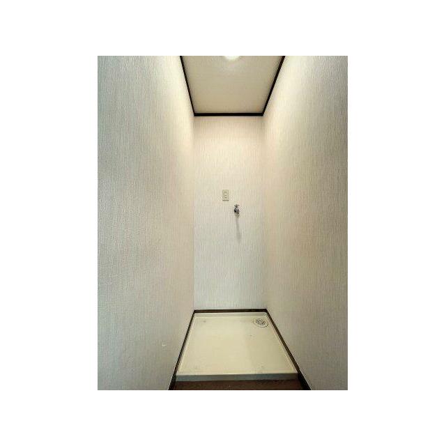 室内洗濯機置き場　※ほかのお部屋の写真です。