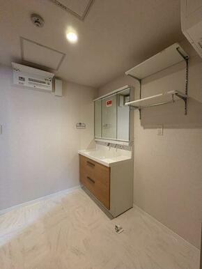 洗面化粧台がございます