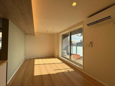 ＬＤＫはアクセントクロス、間接照明を採用しております