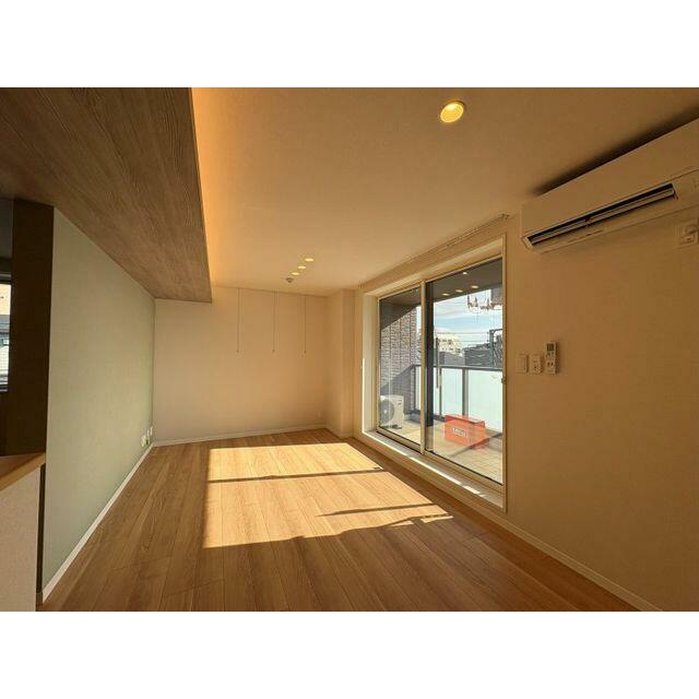 ＬＤＫはアクセントクロス、間接照明を採用しております