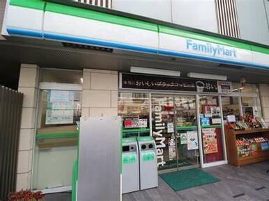 ファミリーマート上野毛駅前店