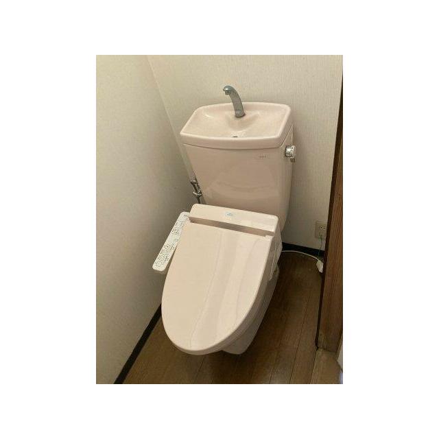 コンパクトで使いやすいトイレです