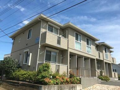 積水ハウスの賃貸住宅！高台にあるので道路からの目線が気になりにくいです♪