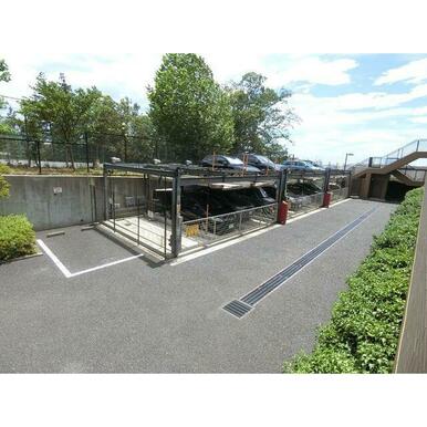 ★敷地内に駐車場あります★