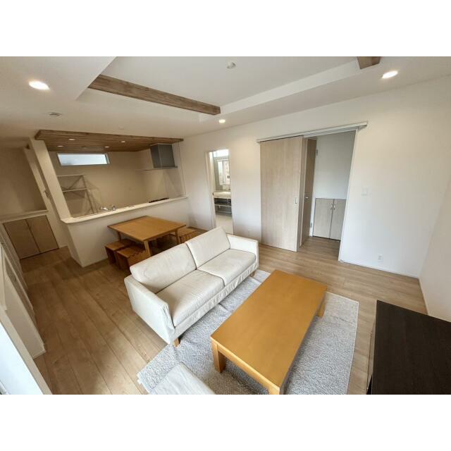 【5号棟】家具付の販売は行っておりません。