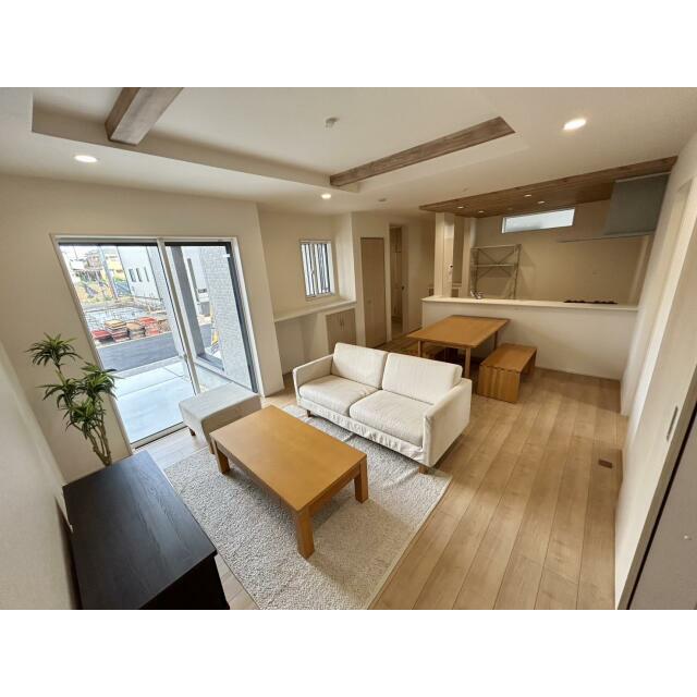 【5号棟】家具付の販売は行っておりません。