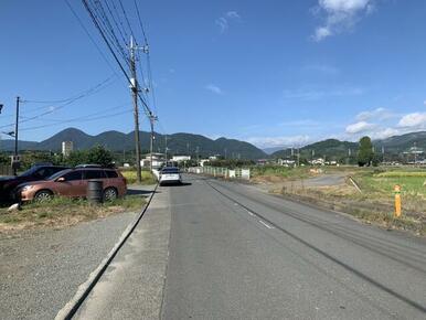 現地より前面道路