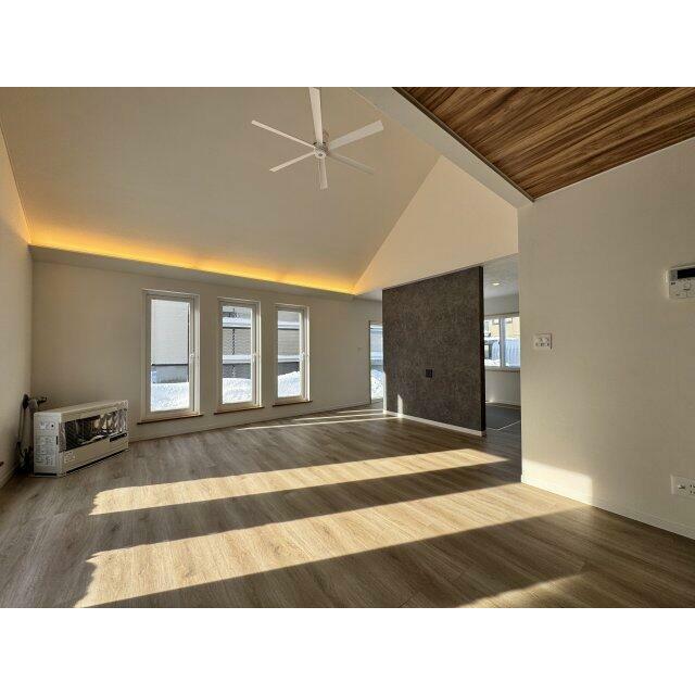 天井高なリビングで体感広く感じます。