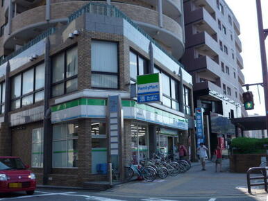 ファミリーマート室見駅前店