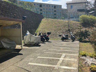 駐輪場、バイク置き場、駐車場空きあります