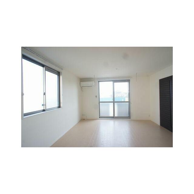 【ＬＤＫ】角部屋なので２面窓から明るい陽射しが降りそそぎ、風がそよぐ快適な空間です◎もちろん冷暖房…