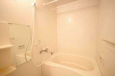 浴室　浴室乾燥暖房機設置。