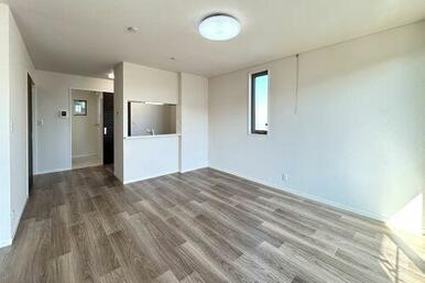 【ＬＤＫ】カウンターにタブレット・スマホを置いて、音楽を楽しんだりレシピ動画を確認したりしながらの…