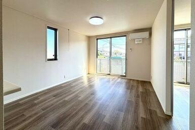 【ＬＤＫ】キッチン側から見たリビング＆ダイニング♪奥行きがあるので、メリハリのある空間の使い分けが…