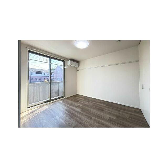 花粉対策や防犯上、人目を避けたい洗濯物の室内干しに便利なフレクリーン♪使わないときは窓枠上部に収納…