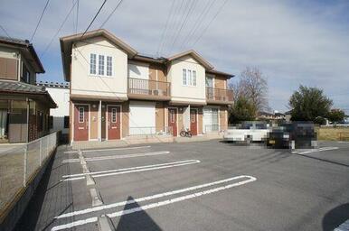 積水ハウス施工の賃貸住宅『シャーメゾン』／駐車場２台付き（無料）