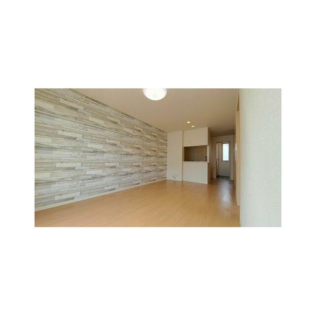 ご家族のコミュニケーション空間のリビング＆ダイニングは、カウンターキッチンで広さと明るい雰囲気を演…