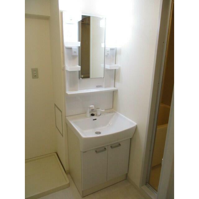 便利なハンドシャワー付き