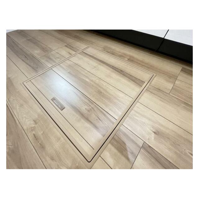 お漬物を漬けたり、鍋などの季節物をしまっておける便利な床下収納！