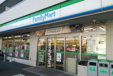 ファミリーマート東大井三丁目店