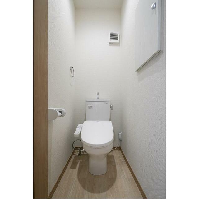 温水洗浄便座、収納つき