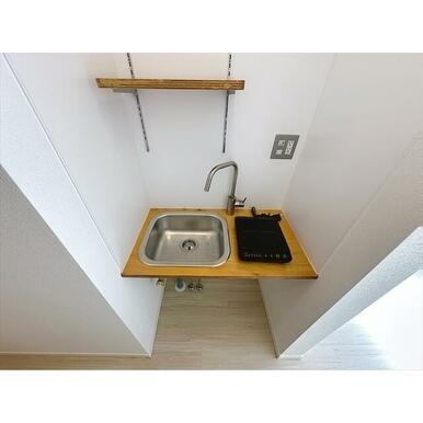 ＩＨ電気コンロ付きのキッチンです