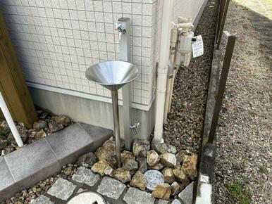 おしゃれな立水栓は、ペットの足洗い場としても使えます