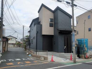 ゆとりある南東角地で、陽光溢れる明るい暮らしを満喫する