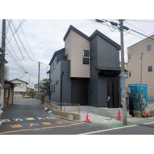 ゆとりある南東角地で、陽光溢れる明るい暮らしを満喫する