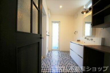 開けた時の驚きを