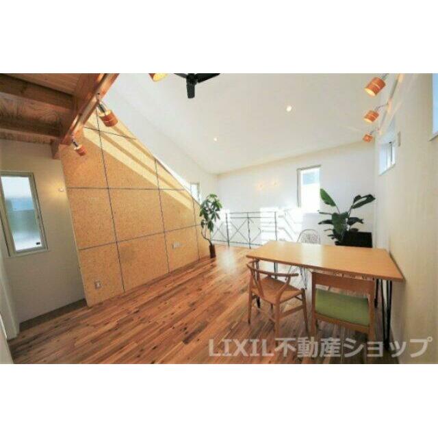 南面のバルコニーから入る陽が気持ちいいです