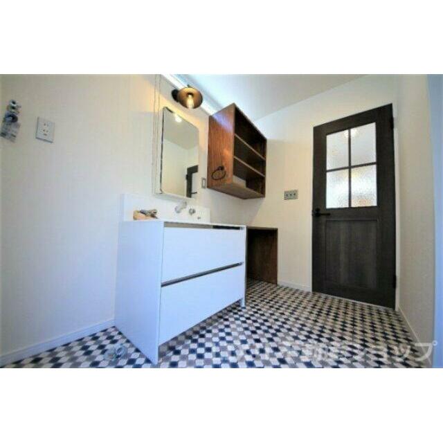 建売住宅では見れないおしゃれな洗面所