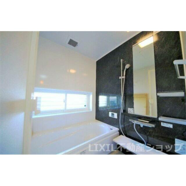 癒しの空間、一日の疲れはバスルームでゆったりと