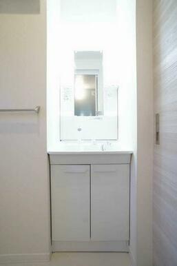 【サニタリー】ＴＯＴＯ製シャンプードレッサー。使いやすく、お手入れもしやすい洗面化粧台です！