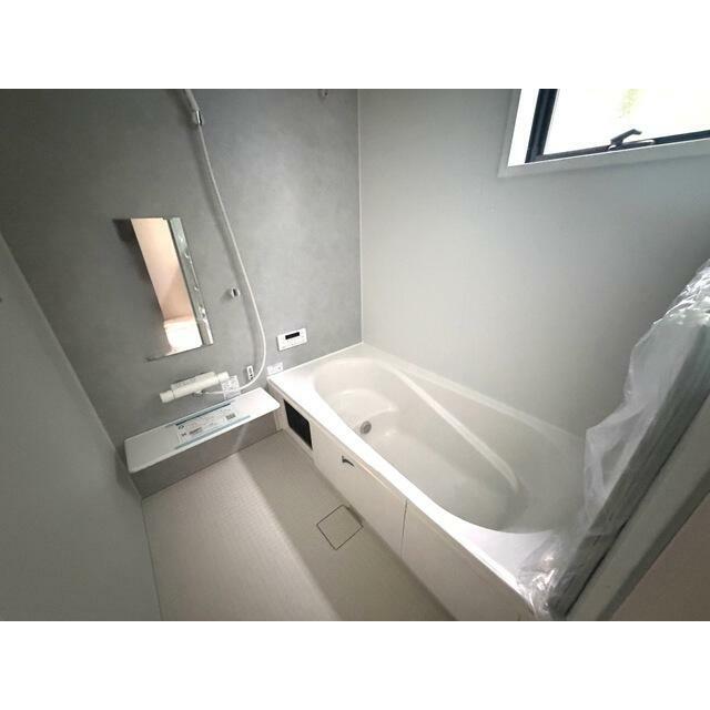 朝風呂、シャワー、夜のバスタイムと使い方は自在（1号棟）