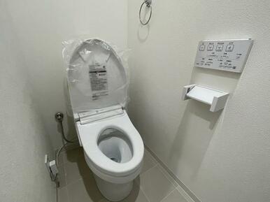 「トイレ」TOTOのウォシュレット一体型、新品交換済み