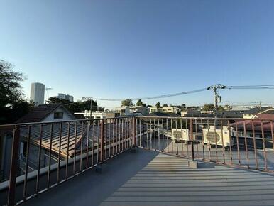 多摩川の花火大会が望めます！